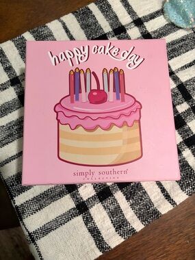 Simply Southern "Happy Cake Day" bath bombs